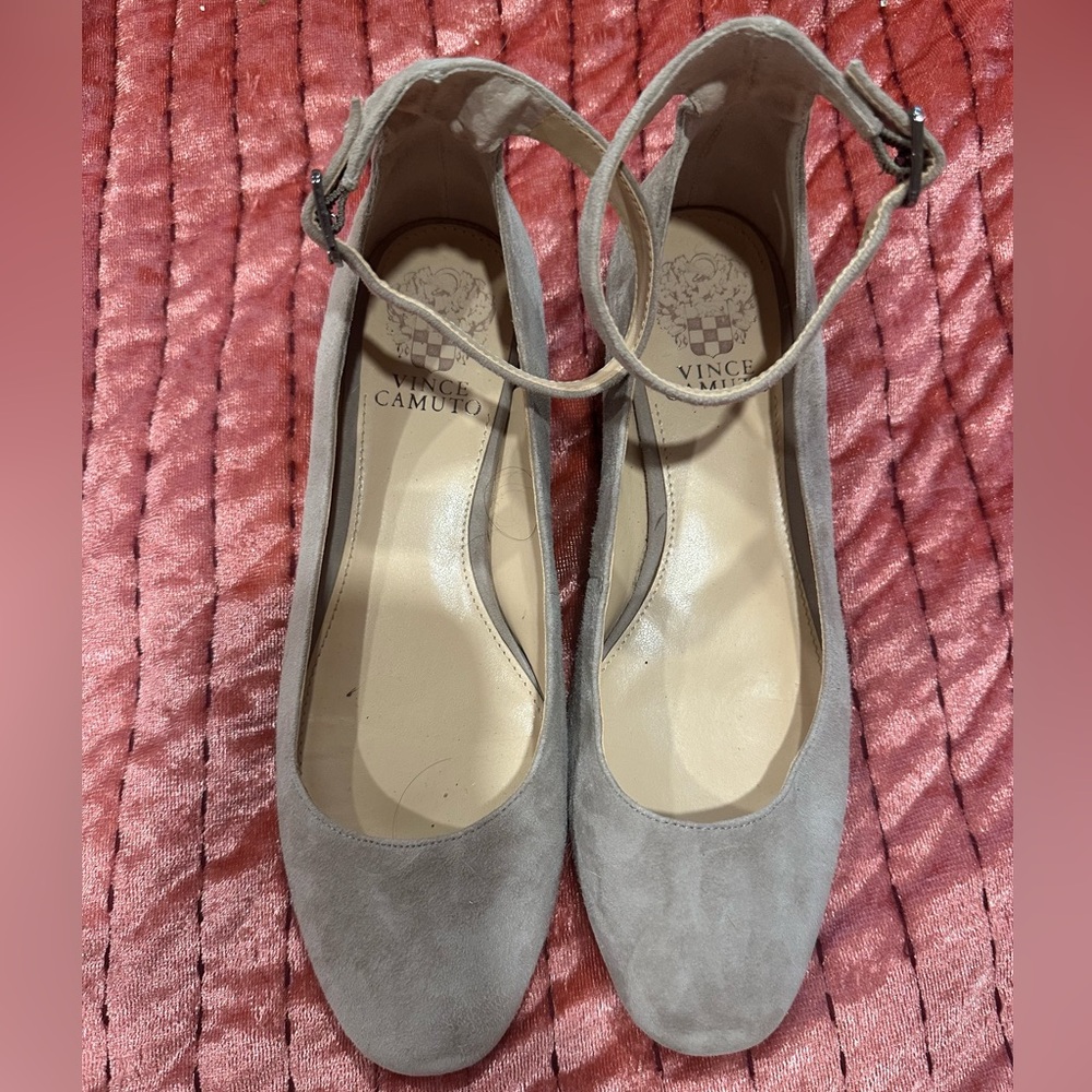 Vince Camuto Beige flats